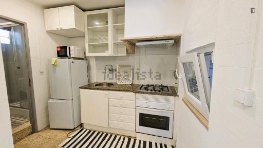Arrendamento de apartamento T0 na Rua Martin de Freitas