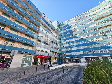 Arrendamento de apartamento T4 no Largo Doutor Dário Gandra Nunes