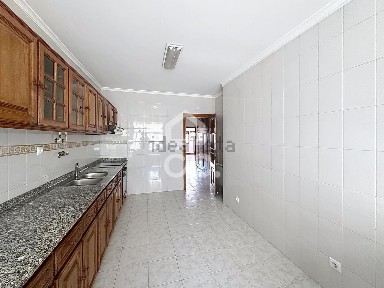 Apartamento T2 à venda em Santa Maria Maior