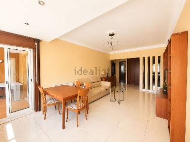 Arrendamento de apartamento T4 na Rua Luís Manuel de Noronha