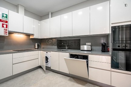 Arrendamento de apartamento T2 na Rua da Madalena