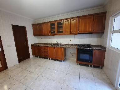 Apartamento T2 à venda em Santa Maria Maior