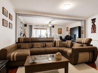 Apartamento T3 à venda na Rua Fonte Nova