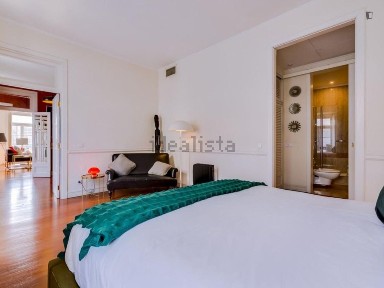 Arrendamento de apartamento T1 na Praça Luís de Camões