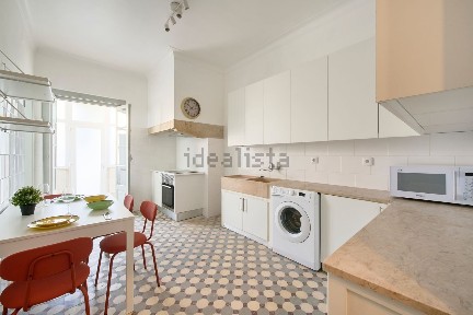 Arrendamento de apartamento T7 na Avenida Almirante Reis