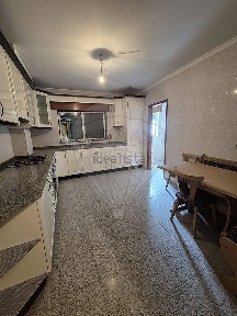 Apartamento T3 à venda na Alameda 13 de Janeiro