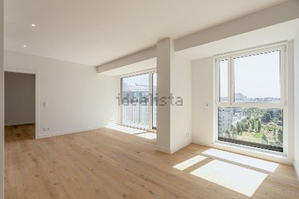 Arrendamento de apartamento T2 na Rua Basílio Teles, 35