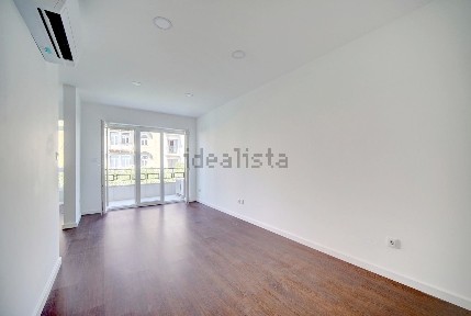 Arrendamento de apartamento T1 na Avenida Luís Bívar, 8