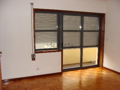 Apartamento T1 à venda na Rua Joaquim José Delgado