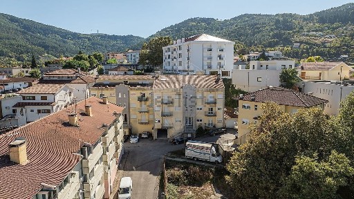Apartamento T3 à venda na Rua 25 de Abril