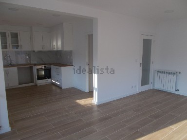 Apartamento T3 à venda na Avenida General Ribeiro de Carvalho
