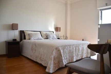 Arrendamento de apartamento T2 na Estrada da Rocha