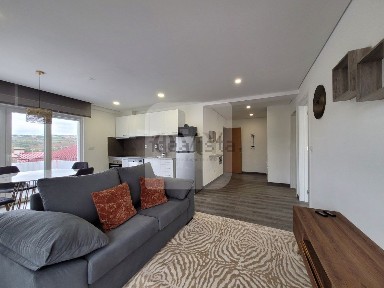 Apartamento T4 à venda na Rua do Visconde de Carnaxide