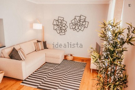 Arrendamento de apartamento T2 na Rua do Sol ao Rato