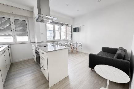 Arrendamento de apartamento T1 na Rua Pereira e Sousa, 13