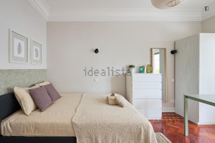 Arrendamento de apartamento T0 na Avenida Fontes Pereira de Melo