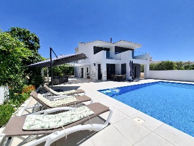 Albufeira e Olhos de Água, Albufeira, Bairro Montechoro, Rua Almada Negreiros, 172 b