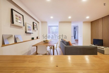 Arrendamento de apartamento T2 na Rua Ferreira Lapa