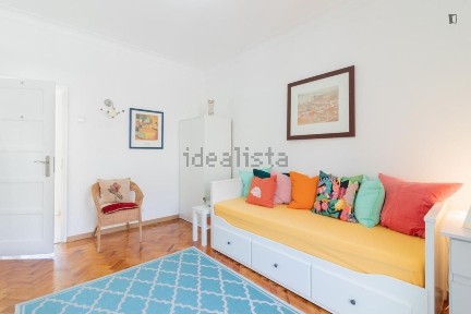 Arrendamento de apartamento T1 na Rua General Massano de Amorim