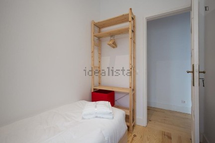 Arrendamento de apartamento T4 na Rua Actor Isidoro
