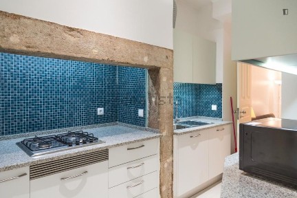 Arrendamento de apartamento T2 na Rua Paiva de Andrada