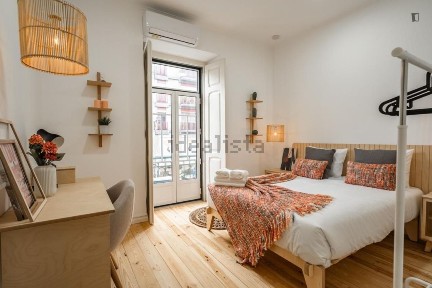 Arrendamento de apartamento T2 na Rua Professor Celestino da Costa