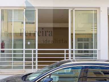 Espaço comercial à venda na Rua do Alentejo