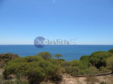 Moradia independente à venda em Praia da Oura - Areias de S. João