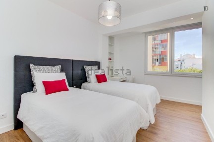 Arrendamento de apartamento T1 na Avenida dos Cravos Vermelhos