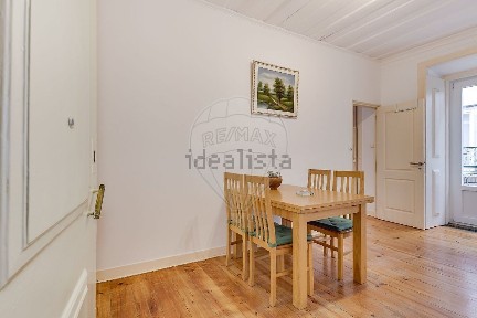 Arrendamento de apartamento T5 na Rua da Rosa