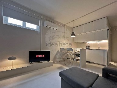 Armazém à venda na Urbanização Orlamar
