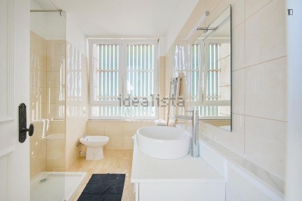 Arrendamento de apartamento T1 na Rua Latino Coelho