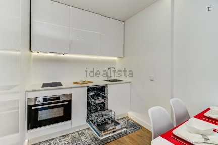 Arrendamento de apartamento T1 no Largo do Leão