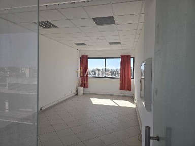 Espaço comercial ou armazém à venda em Praia da Oura - Areias de S. João