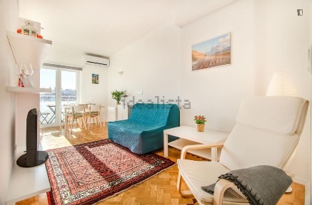 Arrendamento de apartamento T2 na Rua da Bela Vista à Graça
