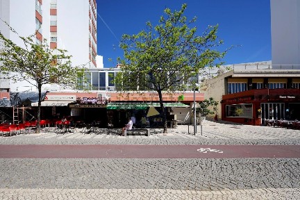 Espaço comercial à venda na Avenida Tomás Cabreira