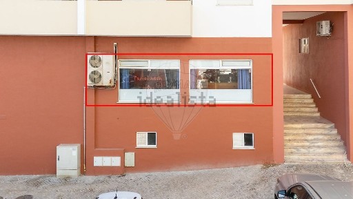 Armazém à venda na Rua Nova da Boavista