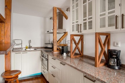 Arrendamento de apartamento T1 na Rua do Sol a Santa Catarina