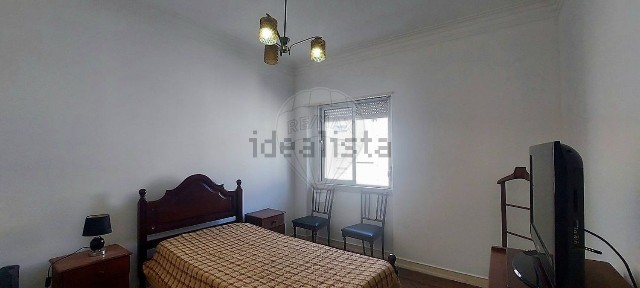 Arrendamento de apartamento T2 na Rua Elias Garcia