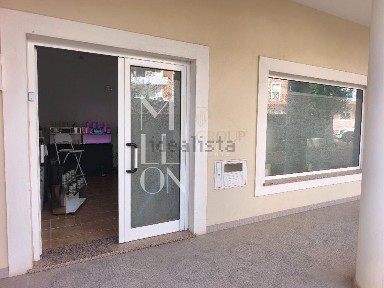 Espaço comercial à venda em Urbanização Quinta da Torre s/n