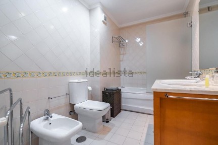 Arrendamento de apartamento T2 na Rua Martens Ferrão
