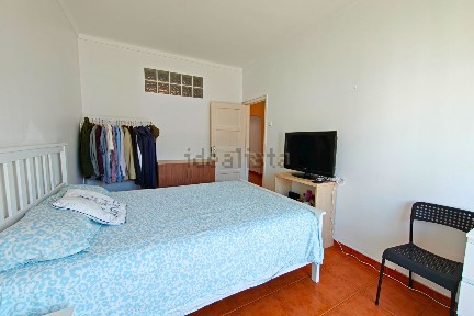 Arrendamento de apartamento T2 na Rua Elias Garcia, 58