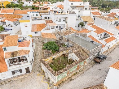 Moradia independente à venda na Rua da Boa Vista