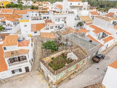 Moradia independente à venda na Rua da Boa Vista