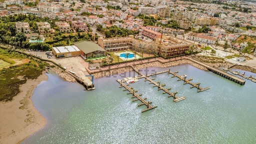 Espaço comercial à venda no Largo António Joaquim Júdice