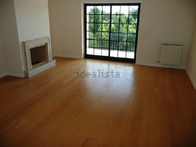 Arrendamento de apartamento T2 na Praceta de Portugal