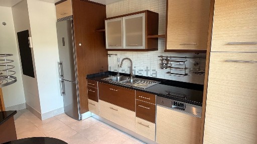 Arrendamento de apartamento T3 na Avenida António Ribeiro Chiado