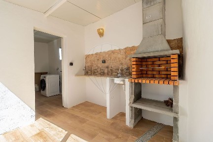 Arrendamento de apartamento T2 na Rua Professor António Joaquim Neves