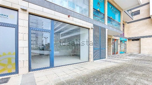 Espaço comercial à venda na Avenida Engenheiro Francisco Bívar