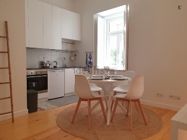 Arrendamento de apartamento T0 na Rua de Ponta Delgada